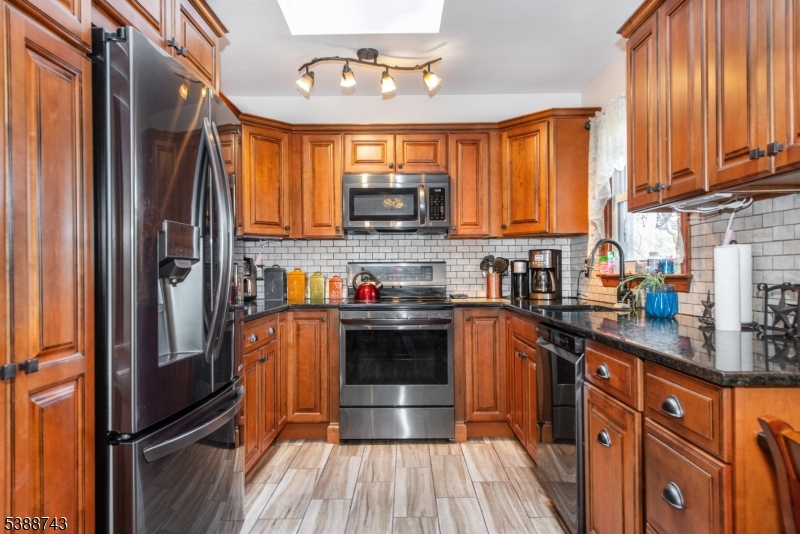 Kitchen stainless appliances