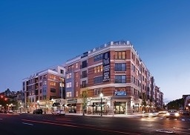 Luxury building on the "Green"