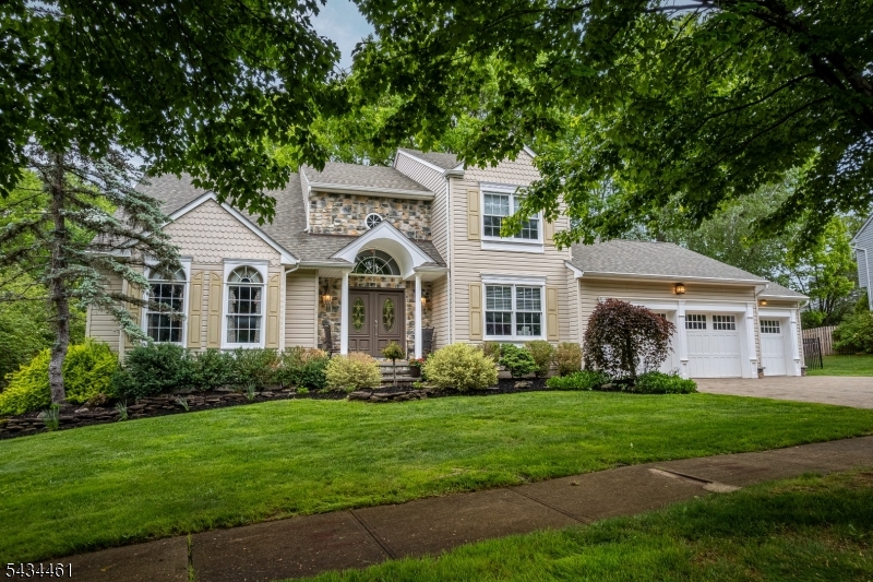 Beautifully landscaped Colonial on cul du sac street