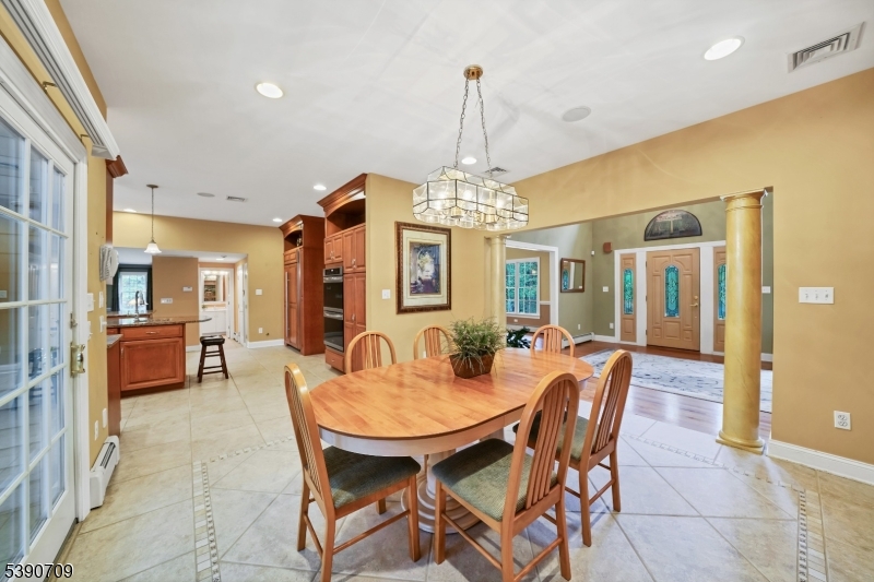 Breakfast Room