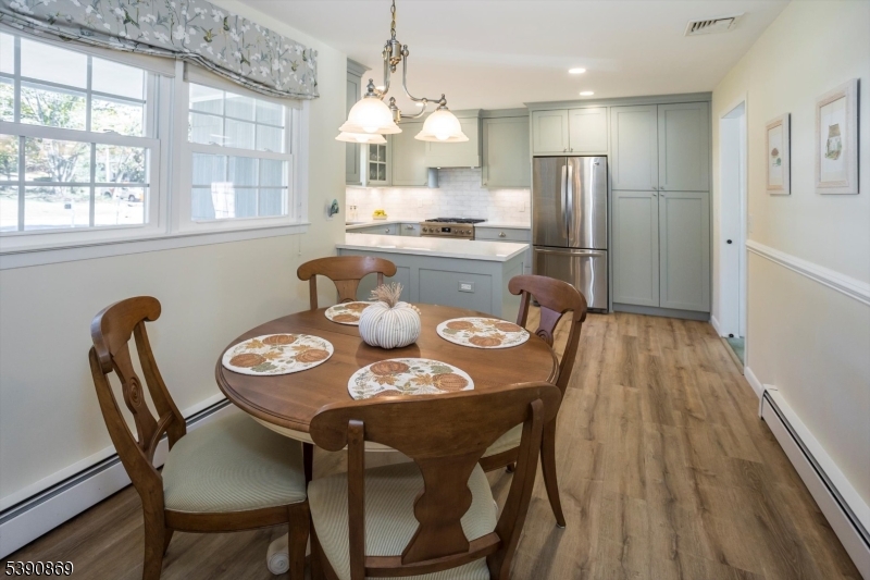 Breakfast Area / Kitchen