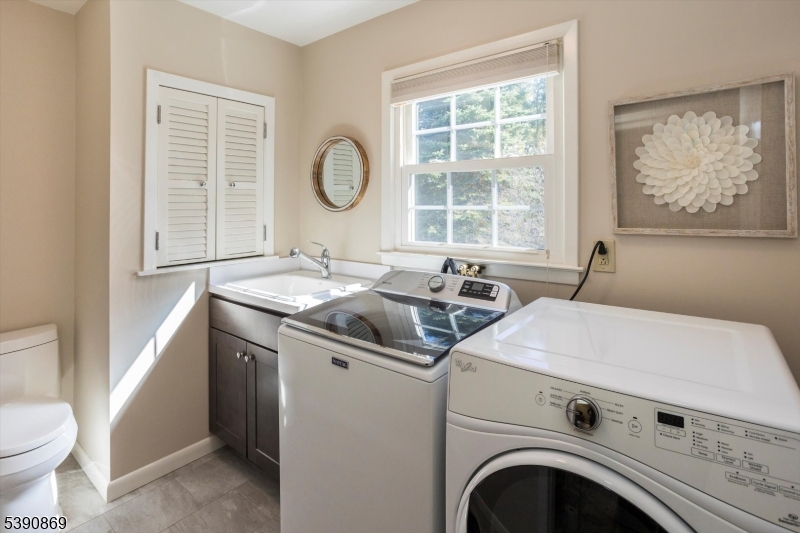 Laundry/Powder Room