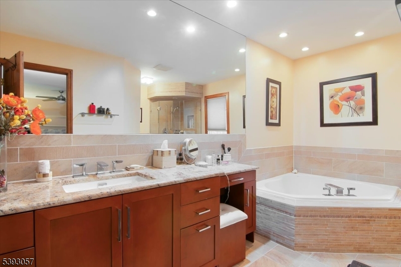 CUSTOM BATH PRIMARY CUSTOM BATH