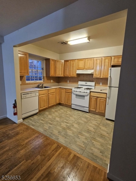 Eat-in Kitchen and Dining Room