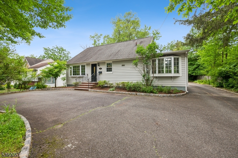 2-car-wide circular driveway