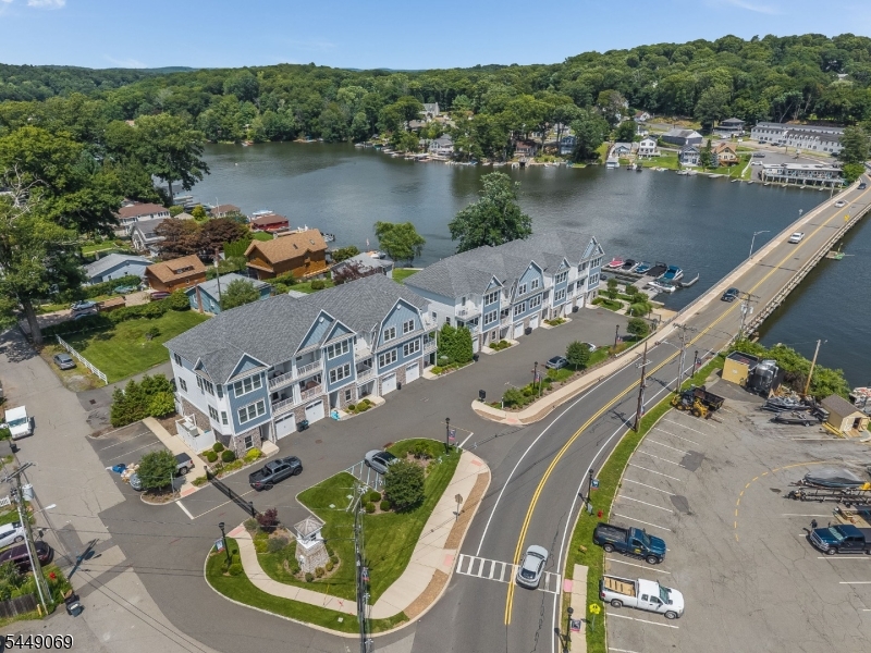 Townhome at Lakepointe - 4