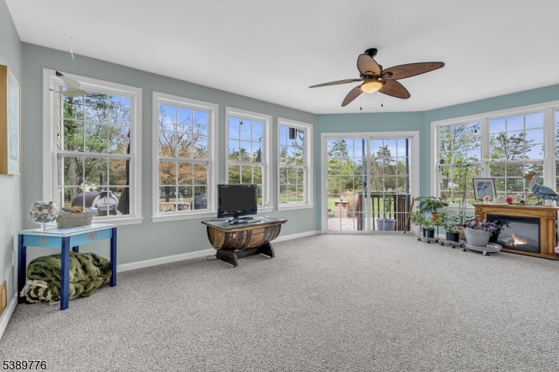 Sun Room Has heat and Air