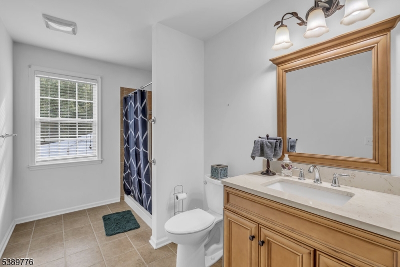 Full bath Mother/daughter Suite