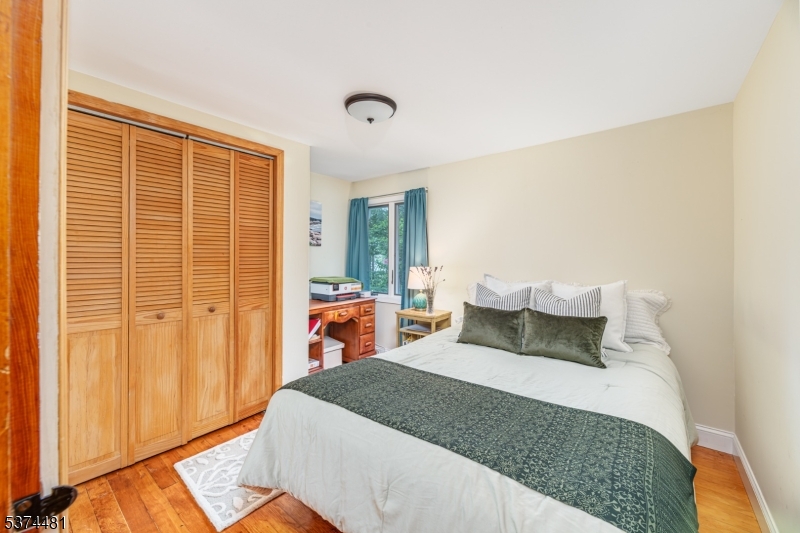 Second bedroom w/large closet Bedroom 2 of 3