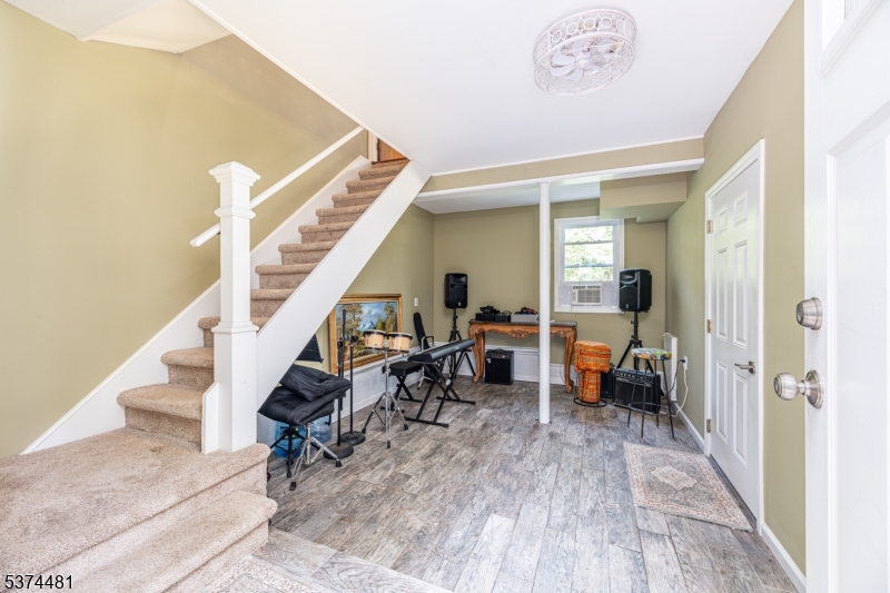 Sitting room in building 2