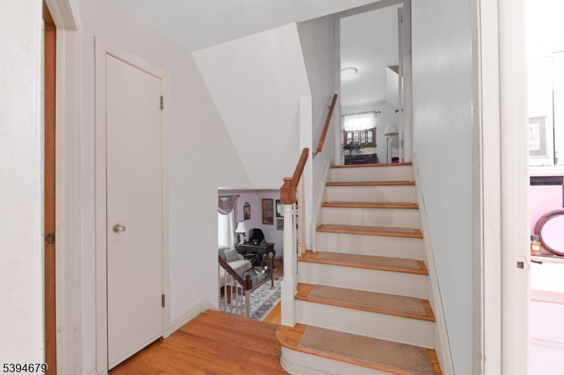 Second level landing