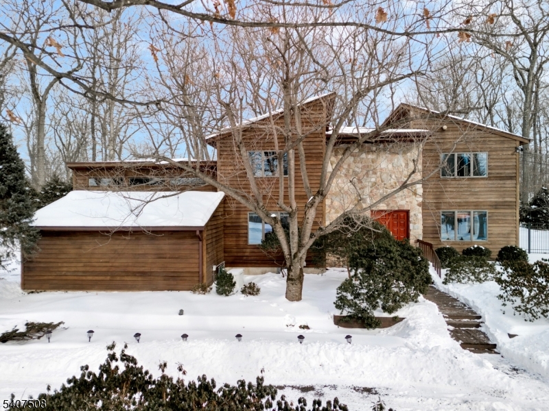 Custom Built Home 2 Car Attached Garage. Horseshoe driveway