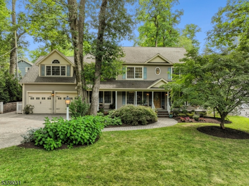 Warm welcoming in front