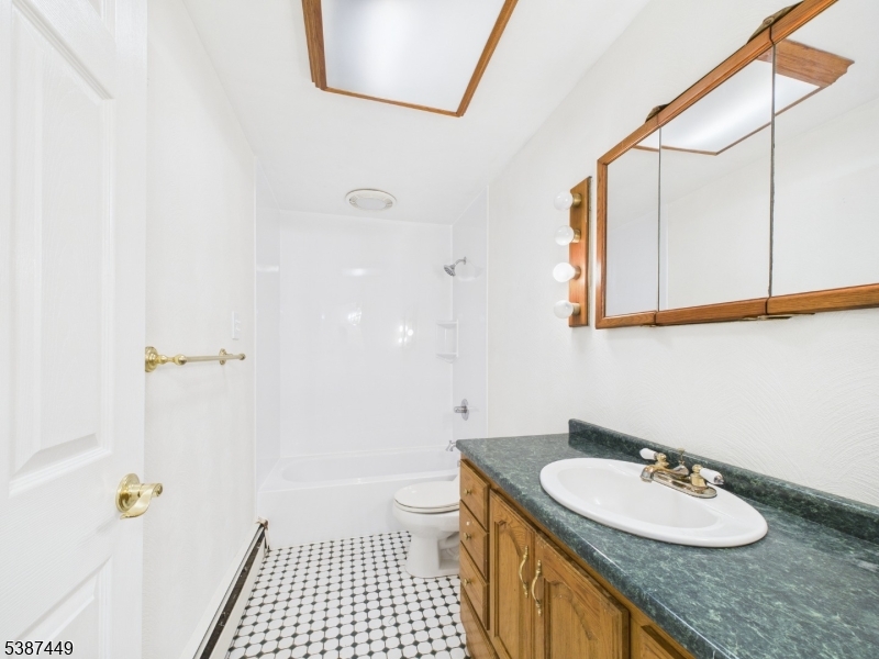 UL - Full Bath