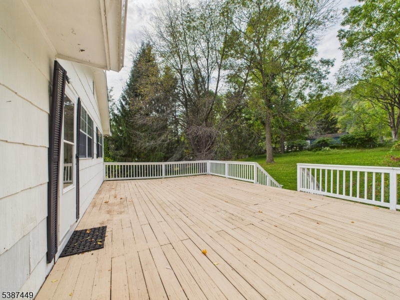 UL - Deck, 2