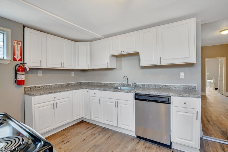 Kitchen 4