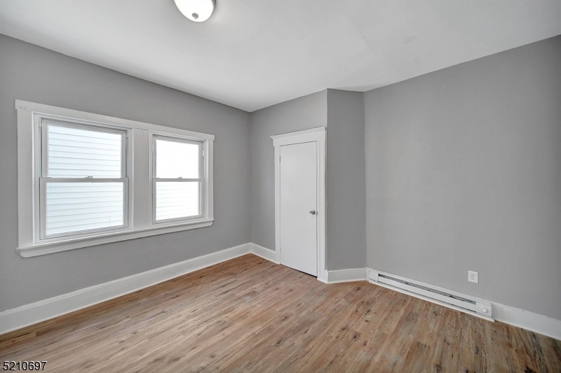 Bedroom - closet