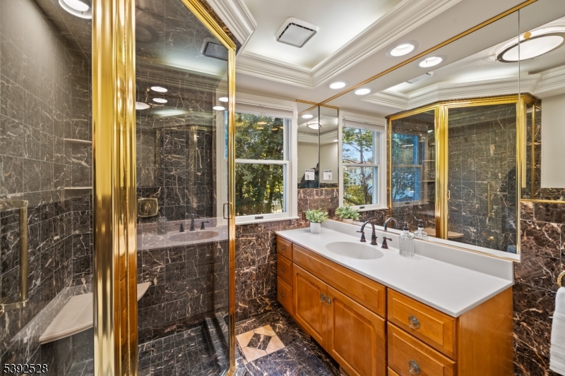 Full Bathroom 1st floor