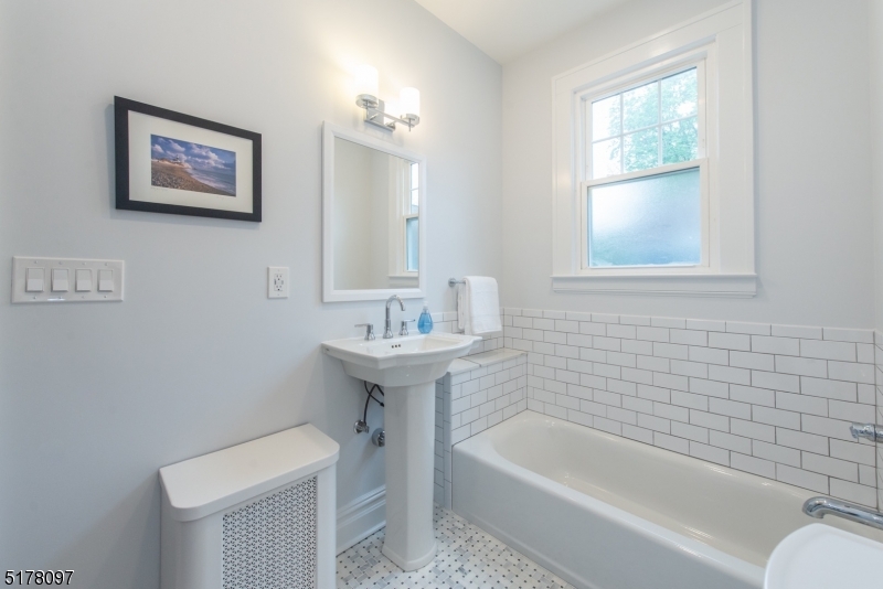 2nd Full Bath w/Tub & Shower