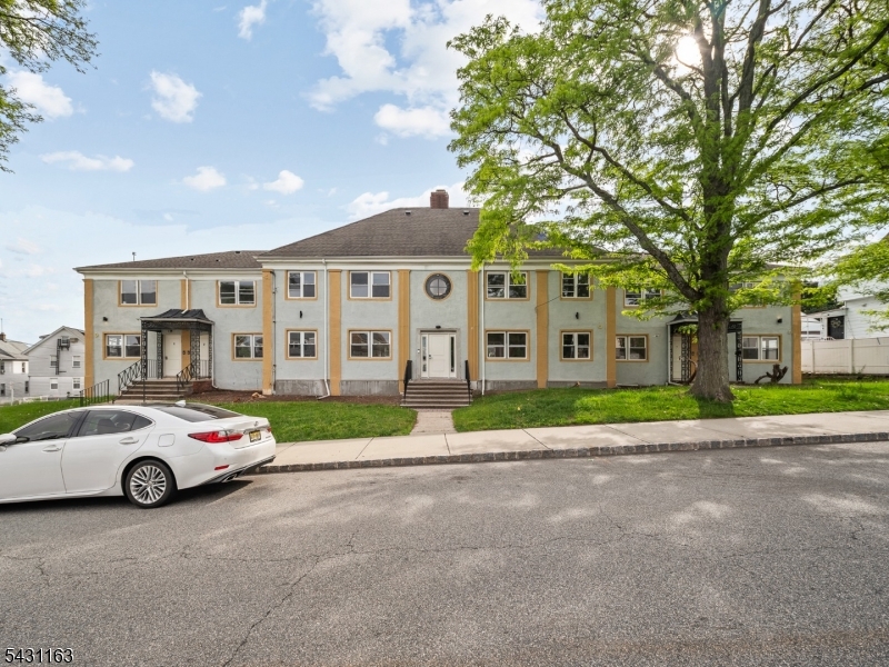 100 Chestnut Exterior
