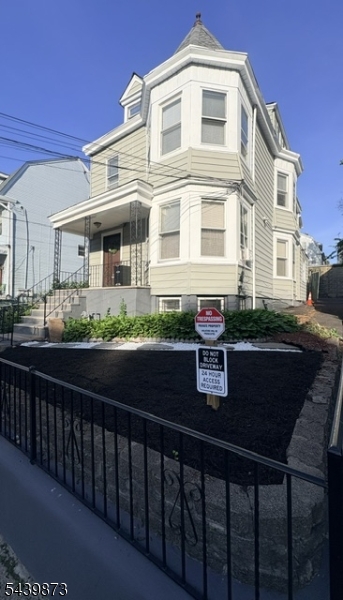 49 Columbia Ave