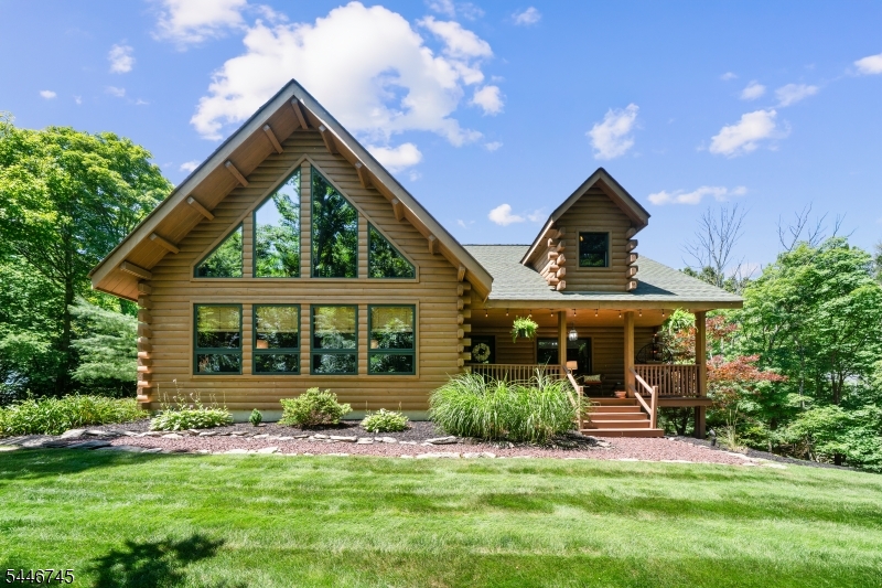 Welcome Home to Morganfield Estates - Fabulous Log Home