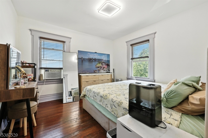 885 Stuyvesant