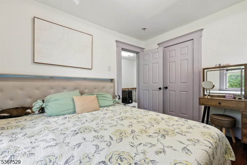 885 Stuyvesant