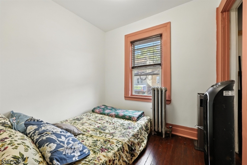 885 Stuyvesant