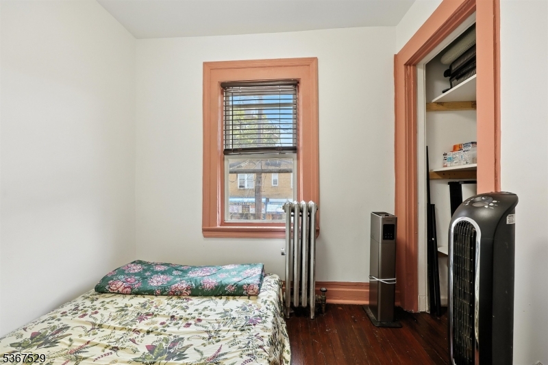 885 Stuyvesant
