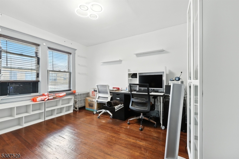 885 Stuyvesant