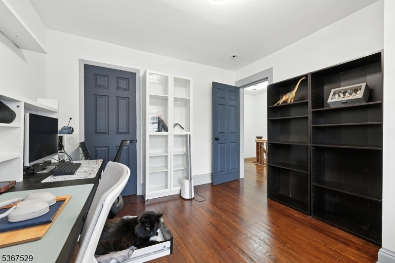 885 Stuyvesant