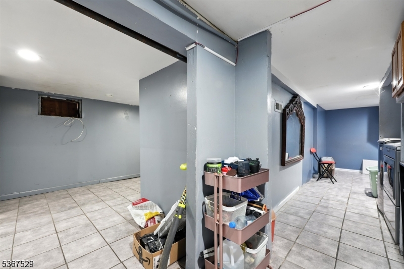 885 Stuyvesant