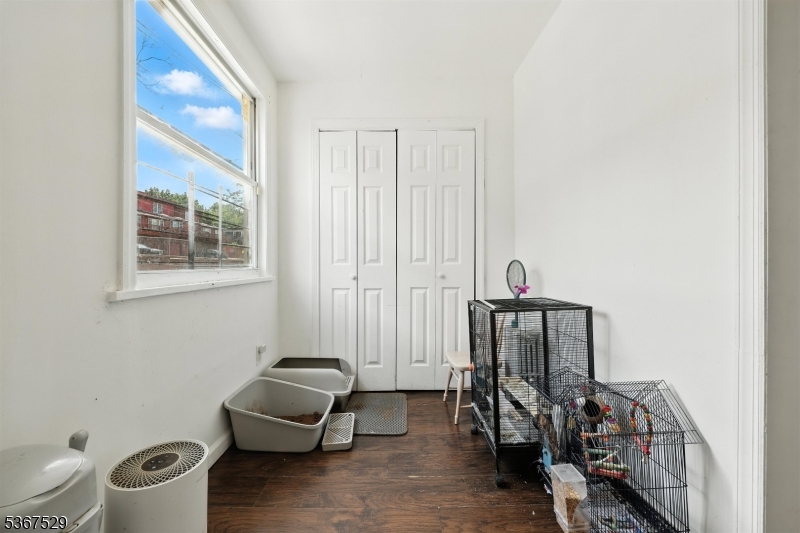 885 Stuyvesant