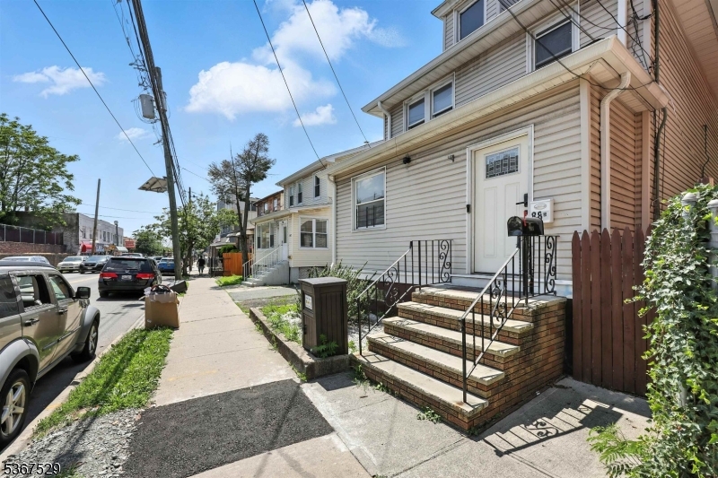 885 Stuyvesant