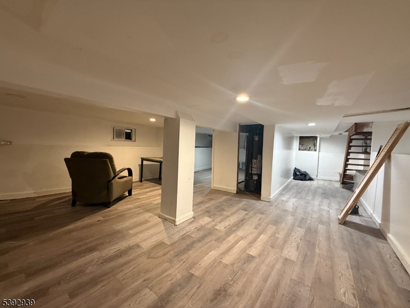 Basement-Rec Room 17'2 x 15'1