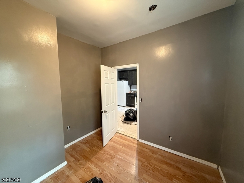 Bedroom 9'2 x 9'11