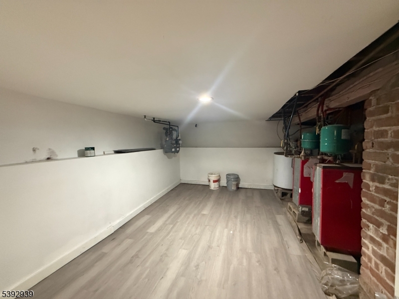 Basement-Utility 11'10 x 13'10
