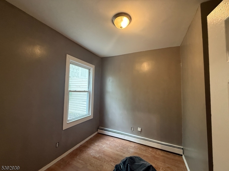 Bedroom 9'2 x 9'11