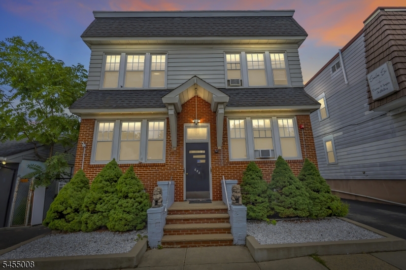 CURB APPEAL!