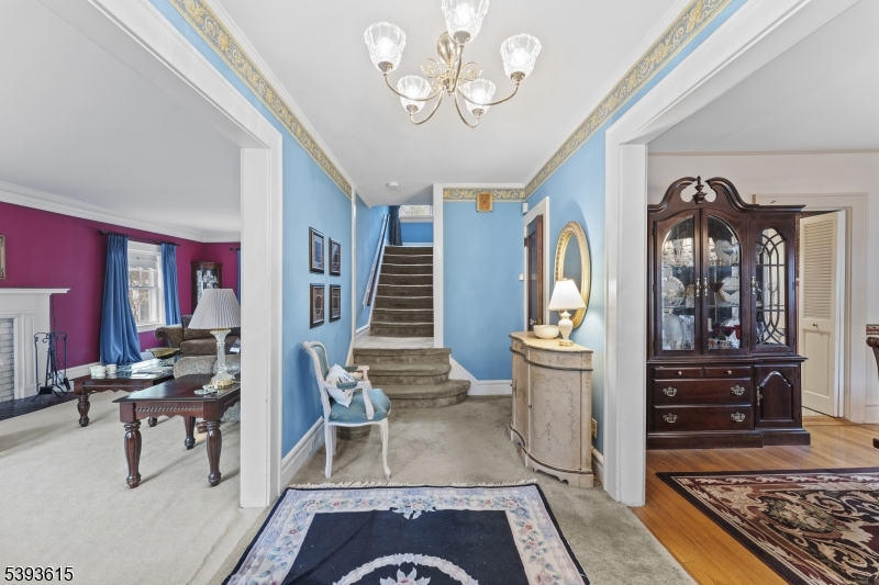 Center Hall Entryway