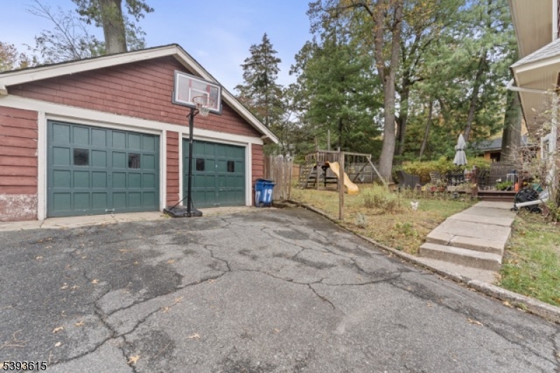 2-Car Detached Garage