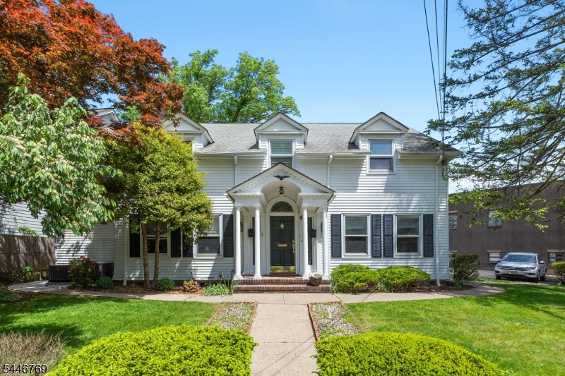 Front Welcome to 1 Lenonx Place