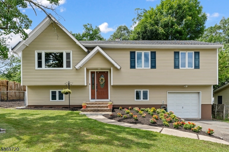 Welcome home this is the home you have been waiting for.