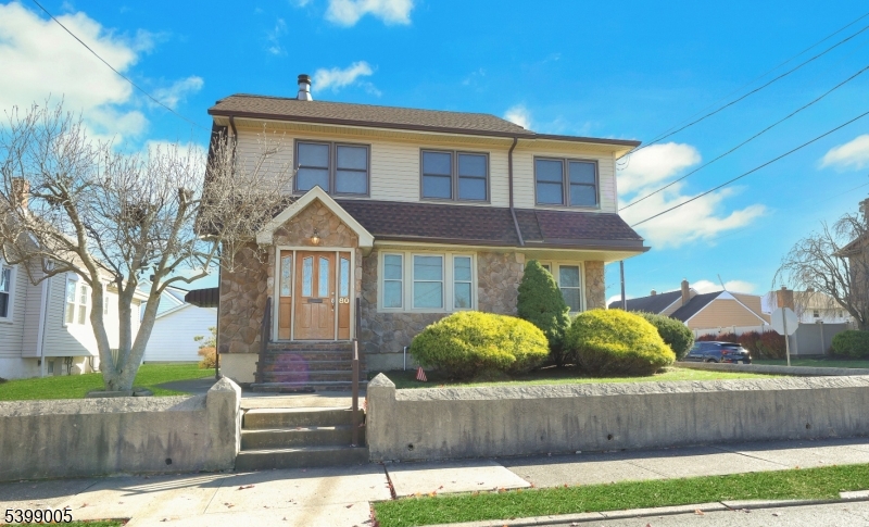 Well Maintained Colonial