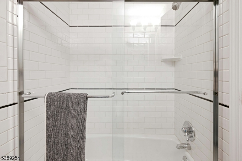 Tub/shower combo