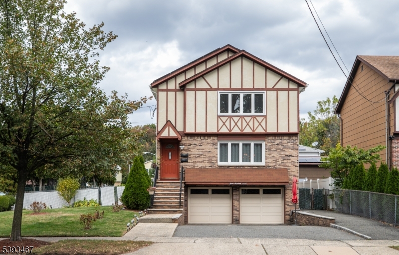 BEAUTIFUL CURB APPEAL