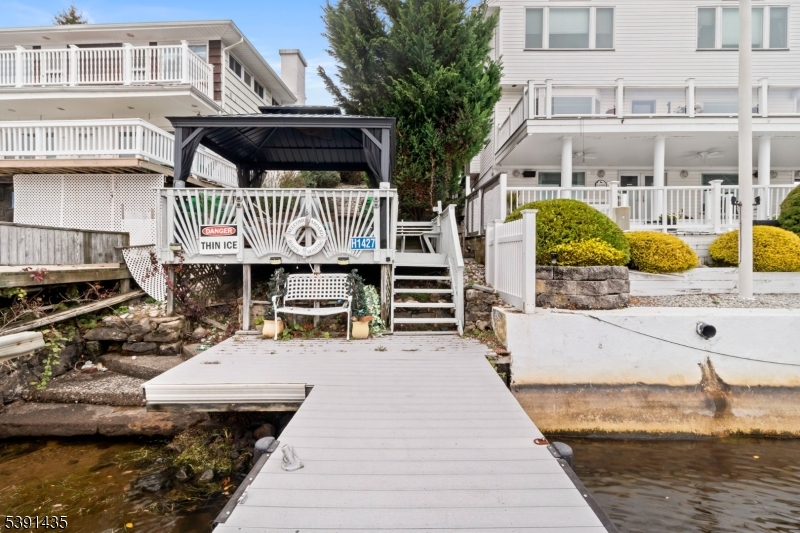 Dock/ lakeside deck