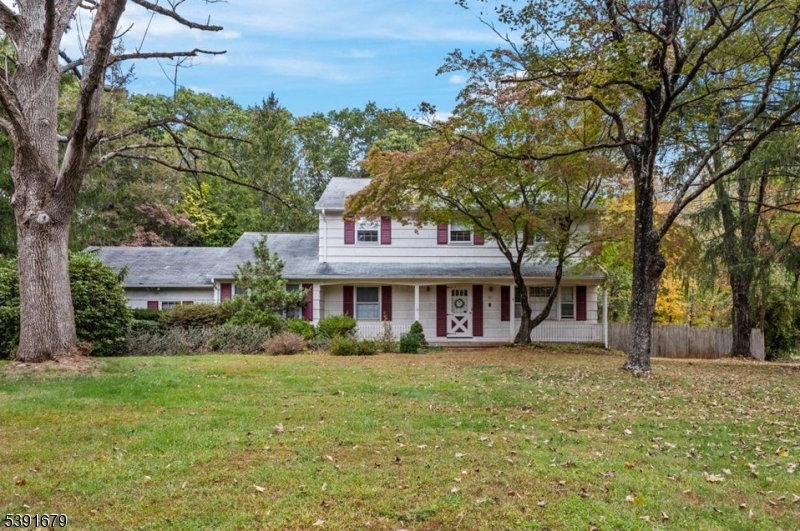 Deep Front Yard for added privacy