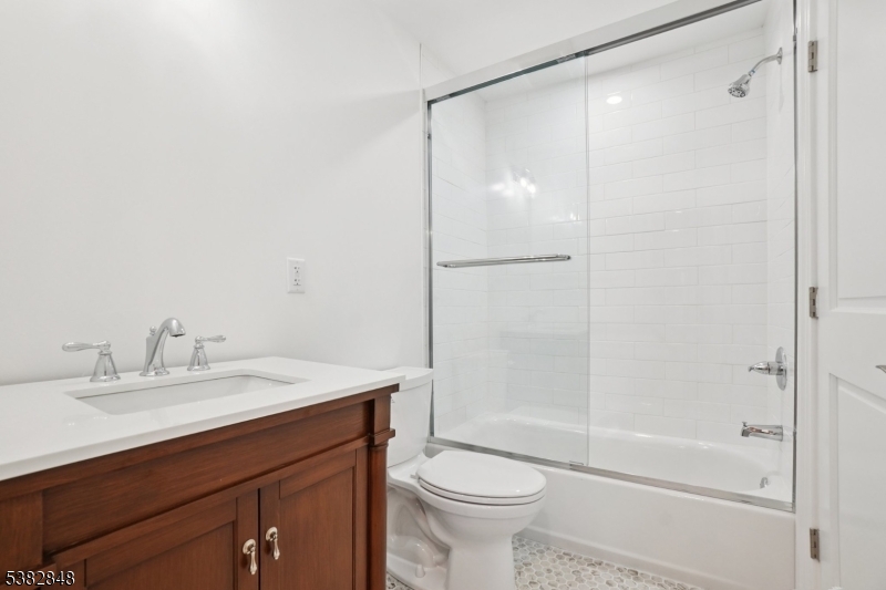 Newly Renovated Bath